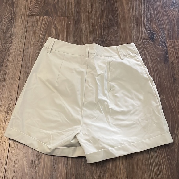 Cargo shorts - Picture 2 of 2